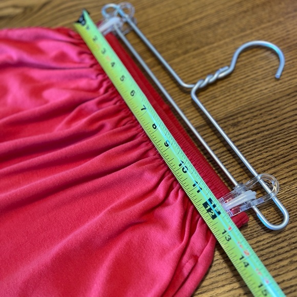 Weekenders Vintage Athletic Shorts in Vibrant Red with Breathable Fabric M - Picture 3 of 6